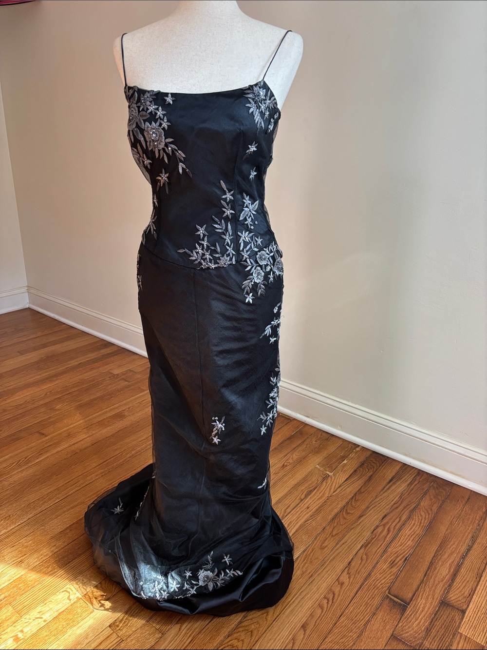 Vintage Vera Wang Black Embroidered Mermaid Evening Gown Silk Formal Dress 8